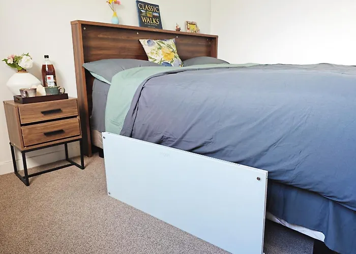 Melinda\'S Queens Park Room