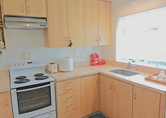 Melinda\'S Queens Park Room